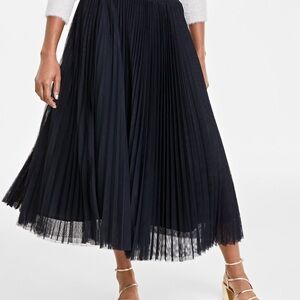 On 34th black pleated tulle skirt